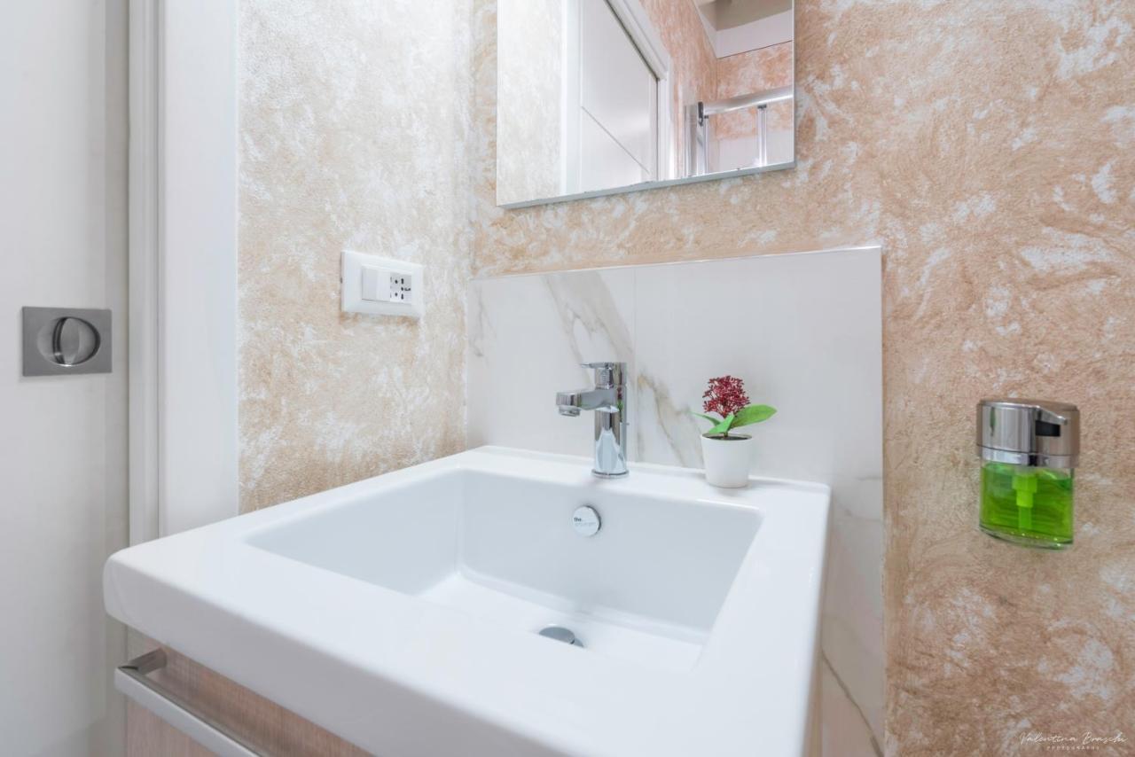 Wine Apartments Florence Barolo Bagian luar foto