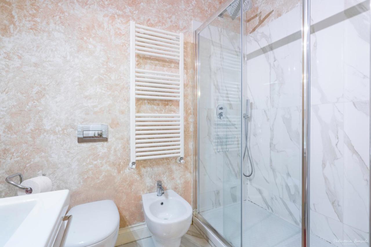 Wine Apartments Florence Barolo Bagian luar foto