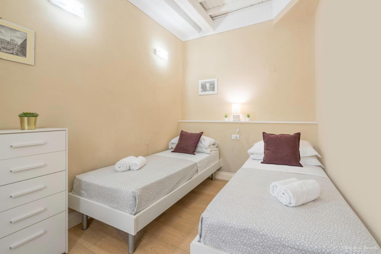 Wine Apartments Florence Barolo Bagian luar foto